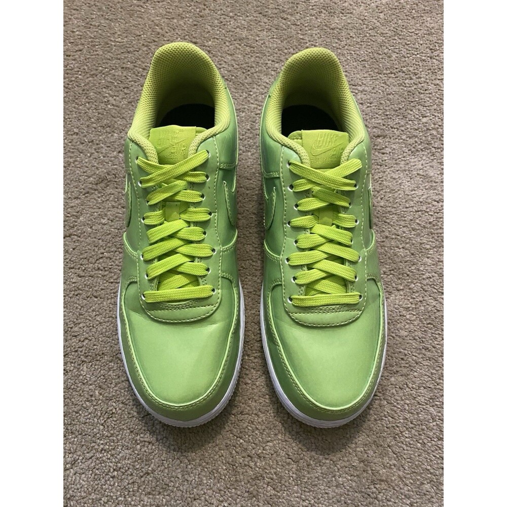 Nike Air Force 1 '07 LV8 UV sneakers in the "Cyber Green" Colorway Men’s Size 8
